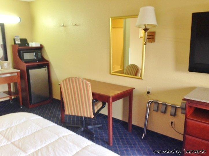 Americas Best Value Inn - Monroeville Exterior photo